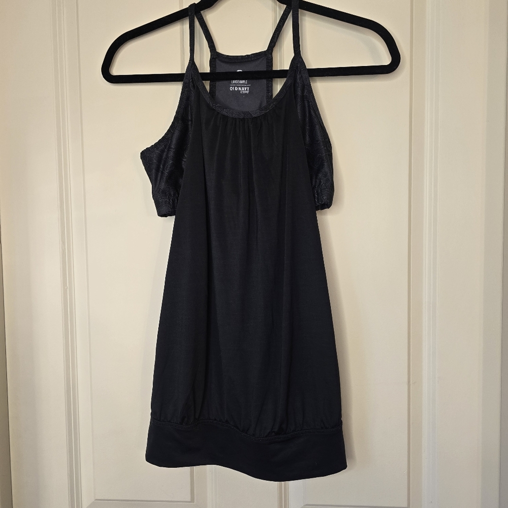 EUC Black Workout Tank w/ Built-In Bra